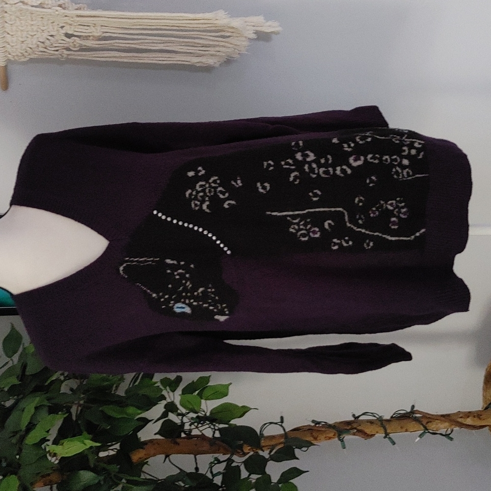 Love & Legend V-Neck Big Cat Sweater 1X